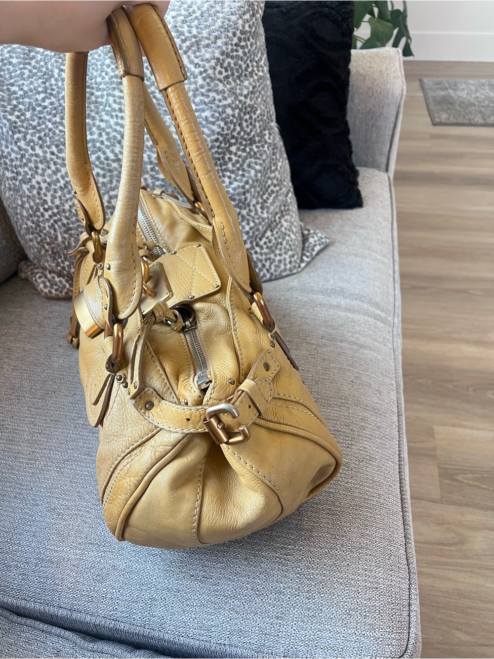 Chloe Paddington Tan Beige Mustard Leather Handbag with Gold Accents - Picture 3 of 16